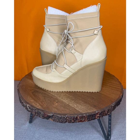 Steve Madden Atomic‎ Wedge Boots Beige Lace-Up Size 8M - Picture 1 of 6